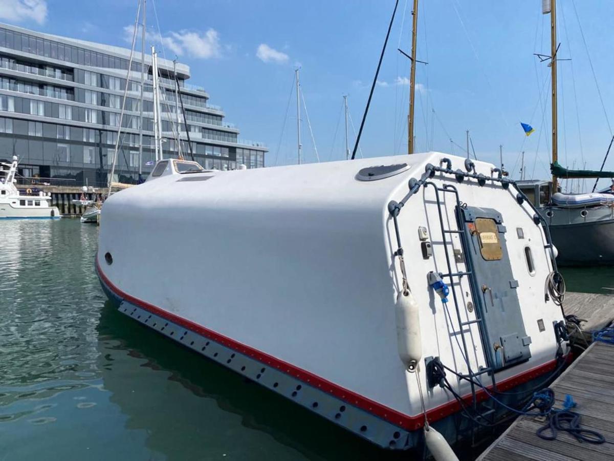 5 Star Ocean Village Marina Reconditioned Rnli Rig Life Boat Southampton Exteriér fotografie