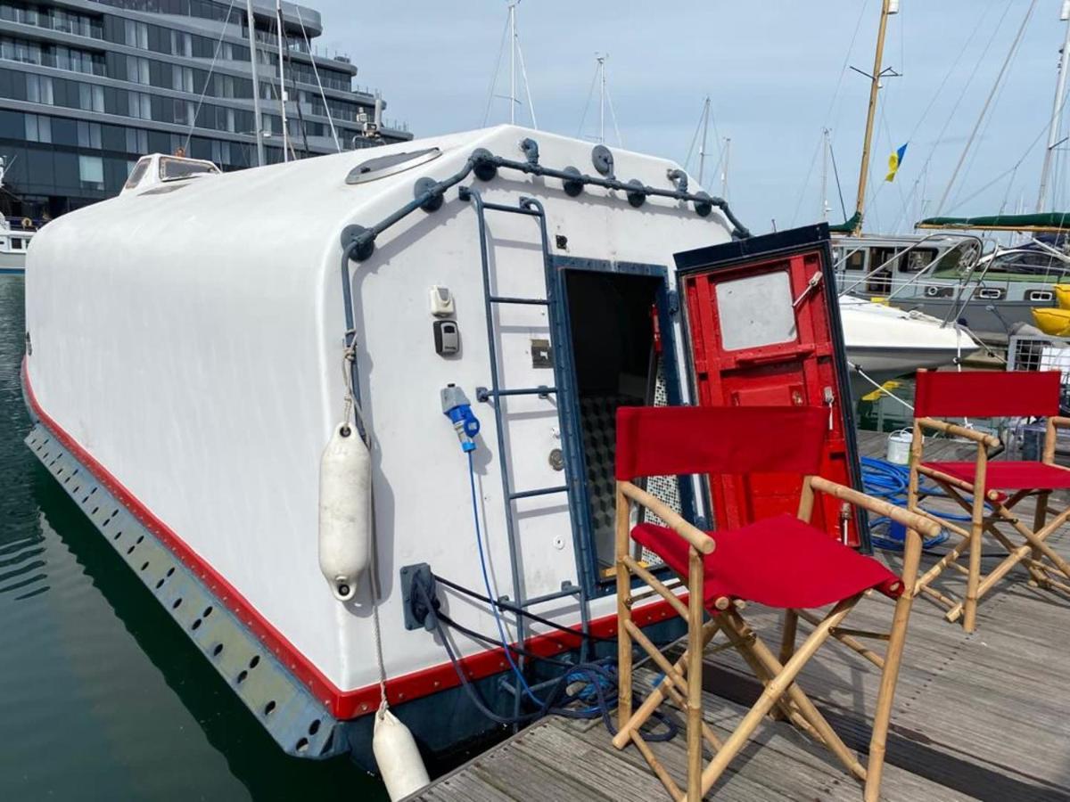 5 Star Ocean Village Marina Reconditioned Rnli Rig Life Boat Southampton Exteriér fotografie